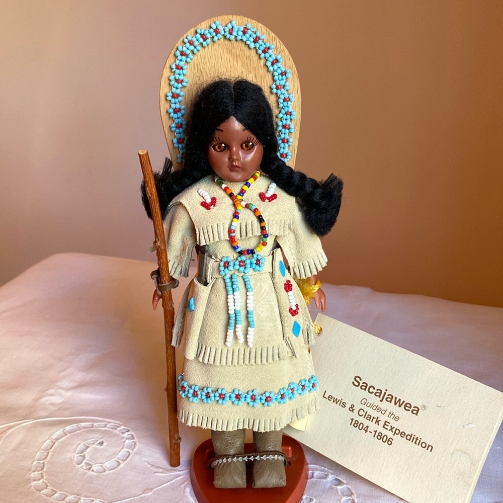 NWT Vintage Sacajawea Doll Ann Carlson 1986 Eyes Open & Close Baby Beaded Suede
